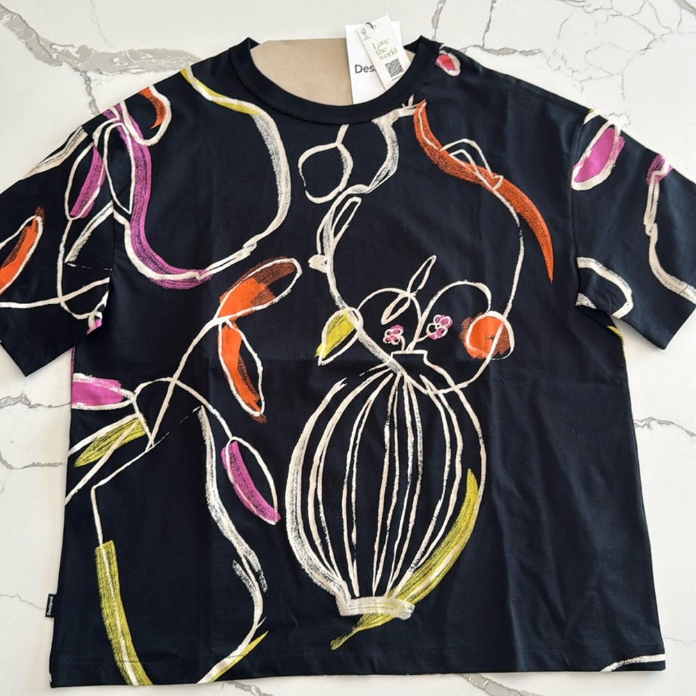 Desigual t-shirt with all over flower print.